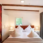 Seehotel Lindenhof 4*