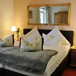 ホテル Seehotel Lindenhof リヘン