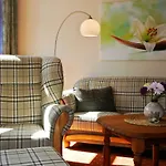 ホテル Seehotel Lindenhof リヘン