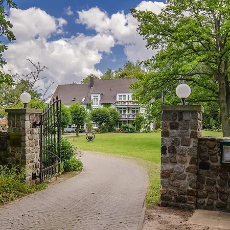 Hotel Seehotel Lindenhof 4*