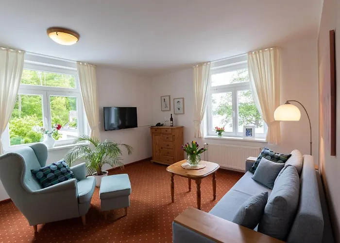 Seehotel Lindenhof 4* 뤼헨