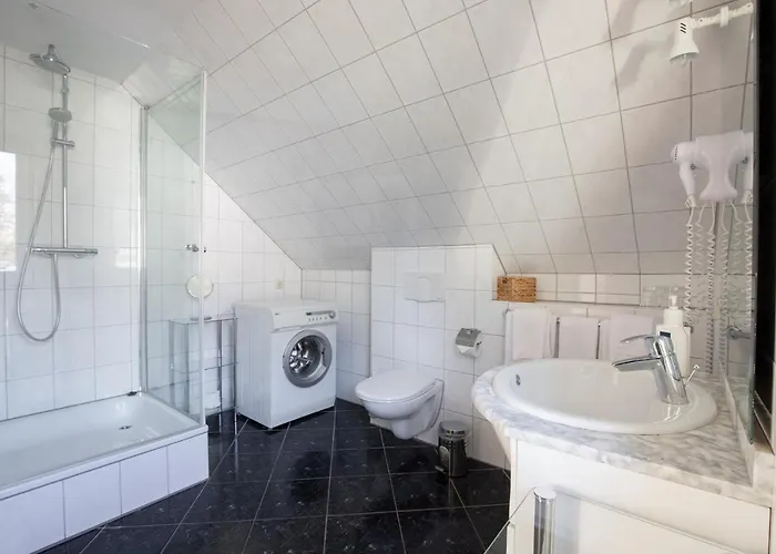 호텔 Seehotel Lindenhof 4*