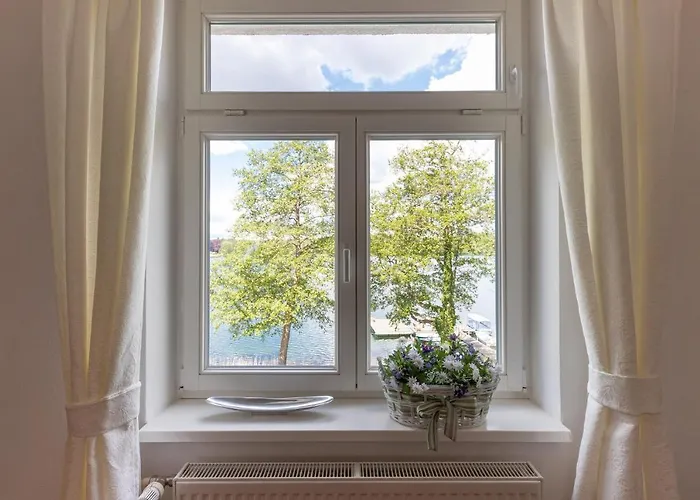 Seehotel Lindenhof 4* 뤼헨